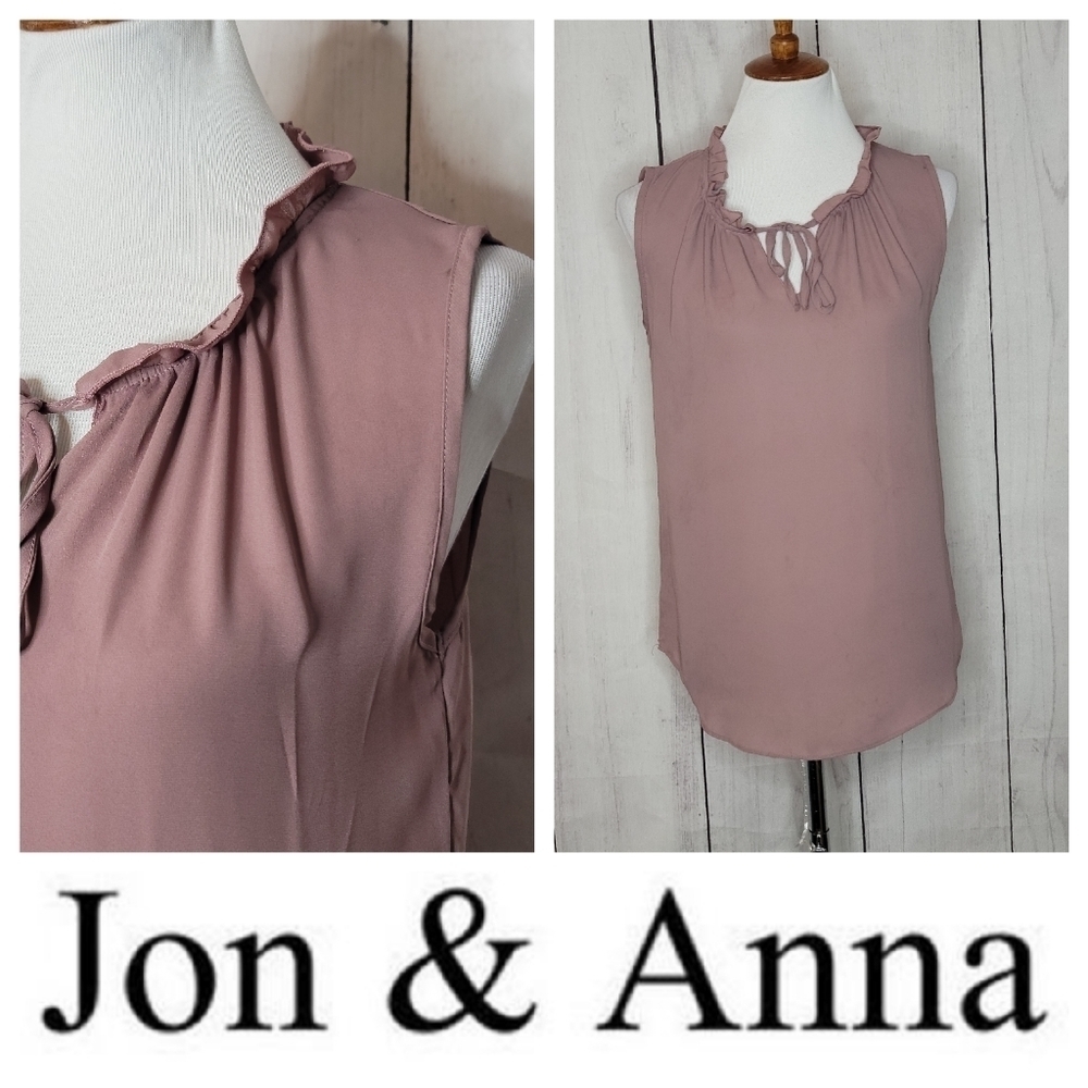 Jon & Anna sleeveless cinched tie neck top NWT‎